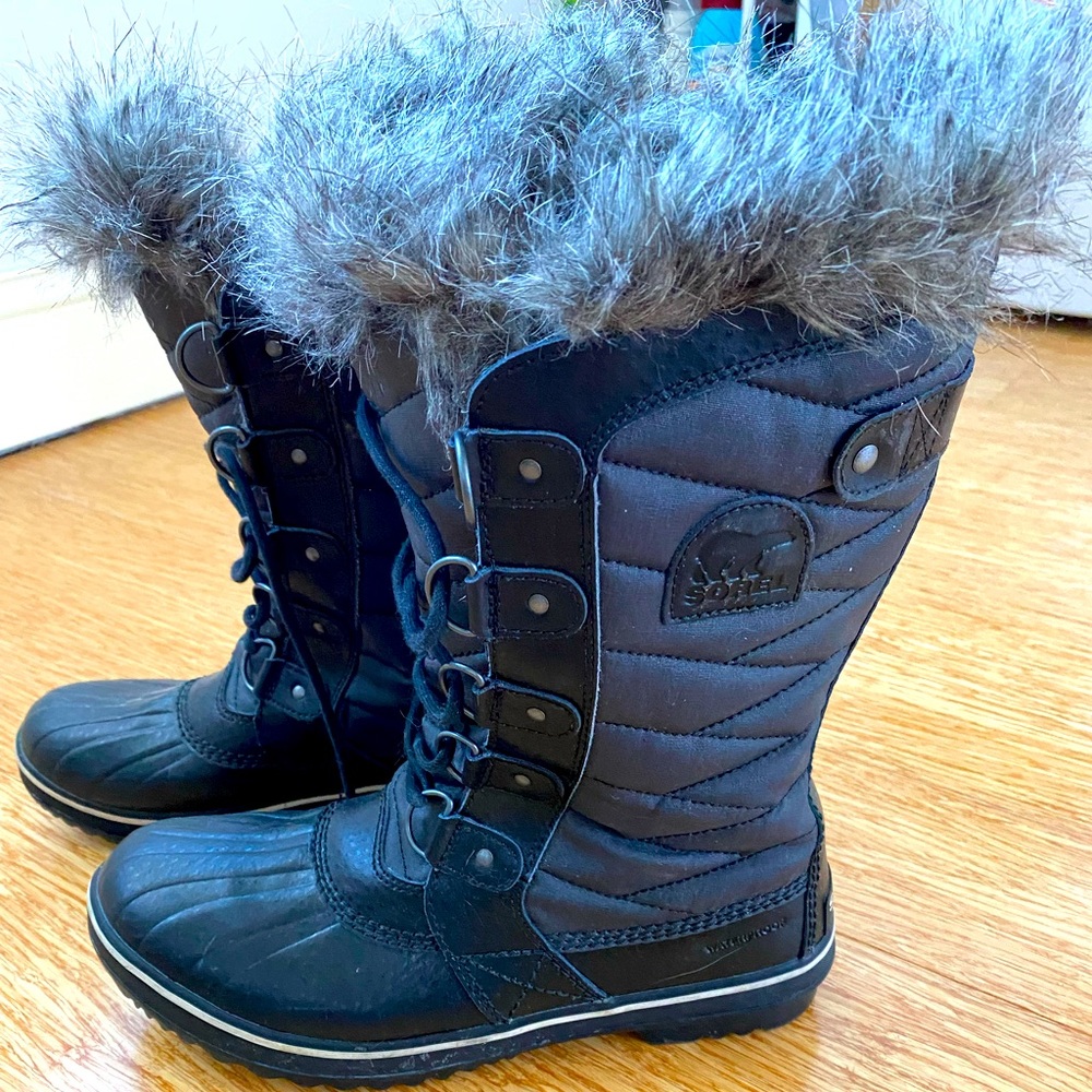 Sorel faux fur winter boots